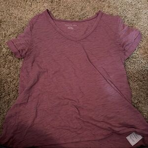 American Eagle Outfitters Women's Mauve V-Neck Tee